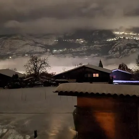 Haus Bei Einfahrt Grosser Nussbaum Leuk