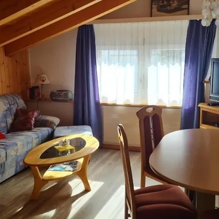 Haus Bei Einfahrt Grosser Nussbaum * Leuk