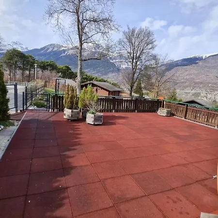 Haus Bei Einfahrt Grosser Nussbaum Διαμέρισμα *